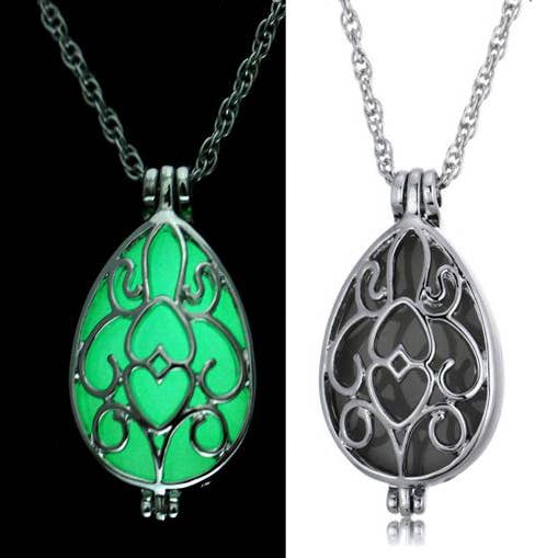 GLOW IN THE DARK NECKLACE – GREEN